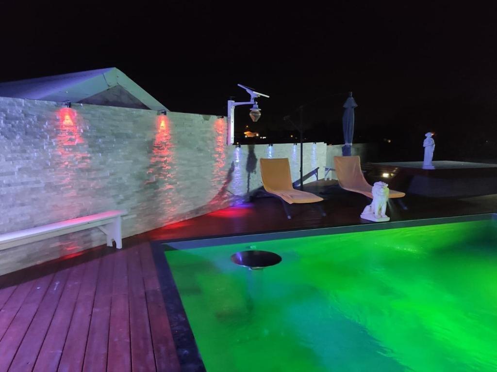 Zannanna F1 De Charme Tout Equipe Le Moule Avec Piscine Bagian luar foto