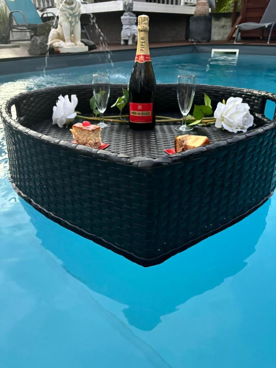 Zannanna F1 De Charme Tout Equipe Le Moule Avec Piscine Bagian luar foto